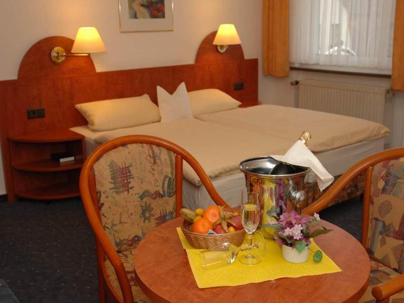 Hotel-Restaurant Zum Roeddenberg Osterode am Harz Екстер'єр фото